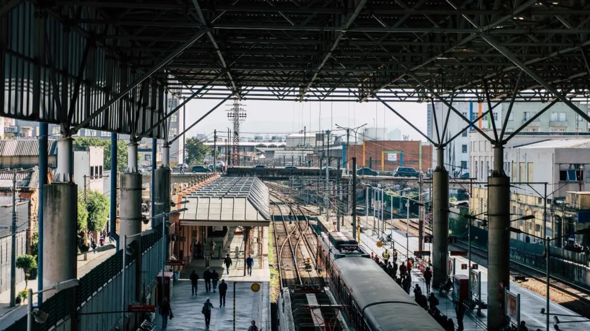 Nhượng quyền Thameslink, Southern & Great Northern (Anh): hợp đồng 8 tỷ bảng quá tham vọng, thiếu tài xế và 146.000 chuyến bị huỷ hoặc trễ nặng